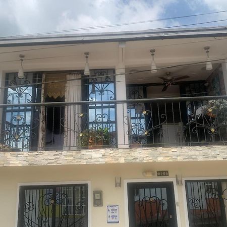Los Andes Hostal Филандия Экстерьер фото