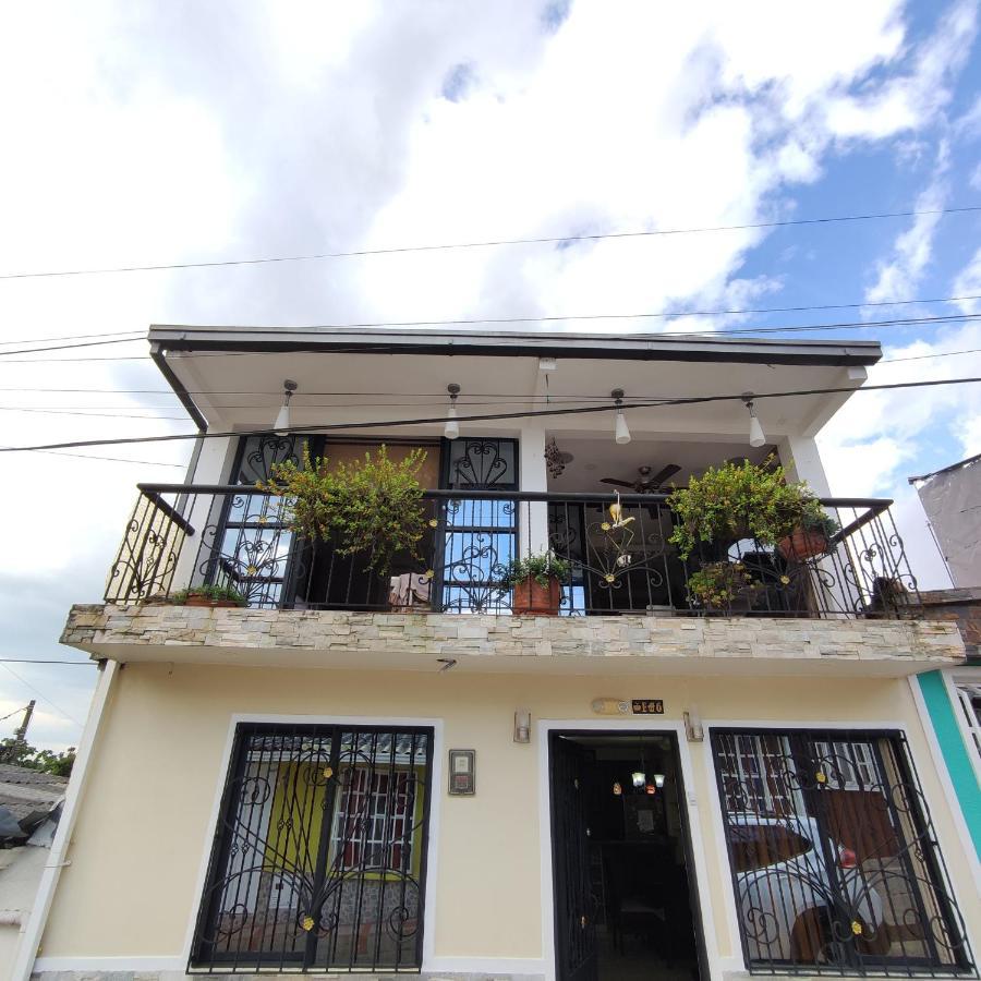Los Andes Hostal Филандия Экстерьер фото