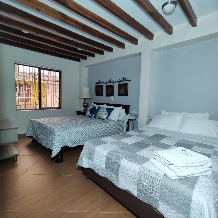 Los Andes Hostal Филандия Экстерьер фото